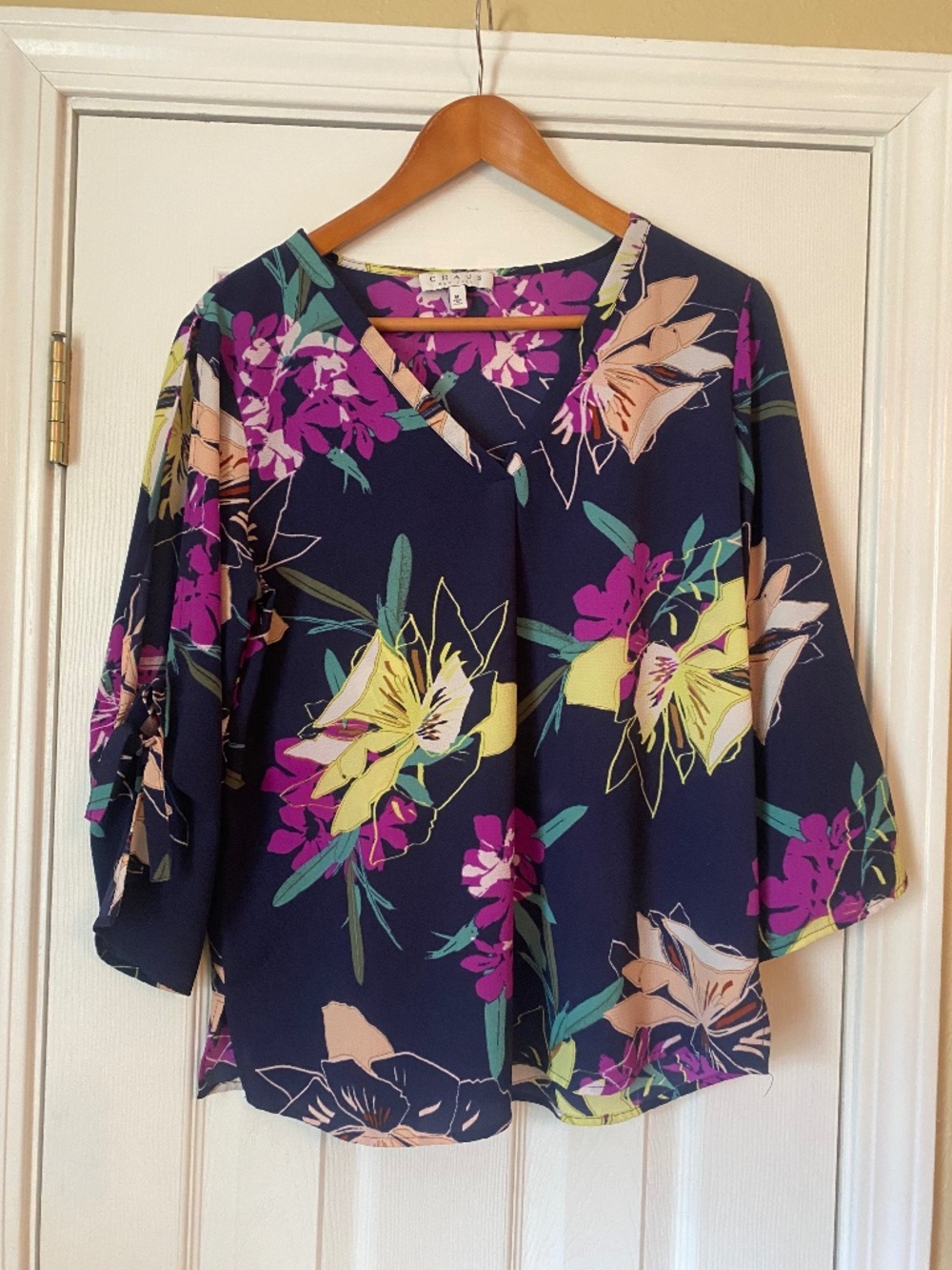 ENDED CHAUS New York Blouse Large Blue Navy Crepe Tropical Flowers Slit Sleeves